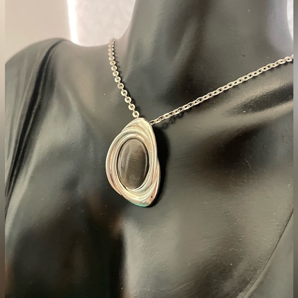 Silver Tone Statement Cat Eye Chain Necklace - image 4